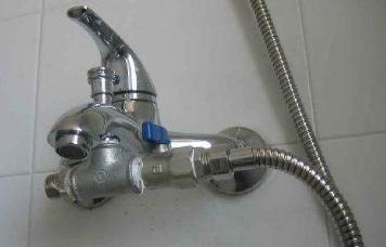 淋浴閥門壞了，自己能修嗎？水管閥門修理指南